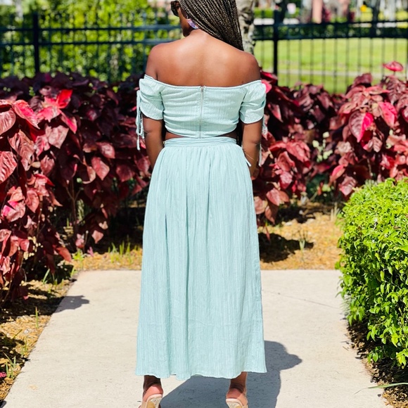 Crop Top Midi Skirt Set - Picture 2 of 5